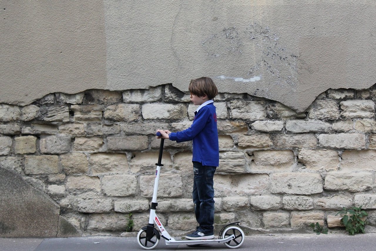 California Legalizes Riding EScooters Without a Helmet, and First