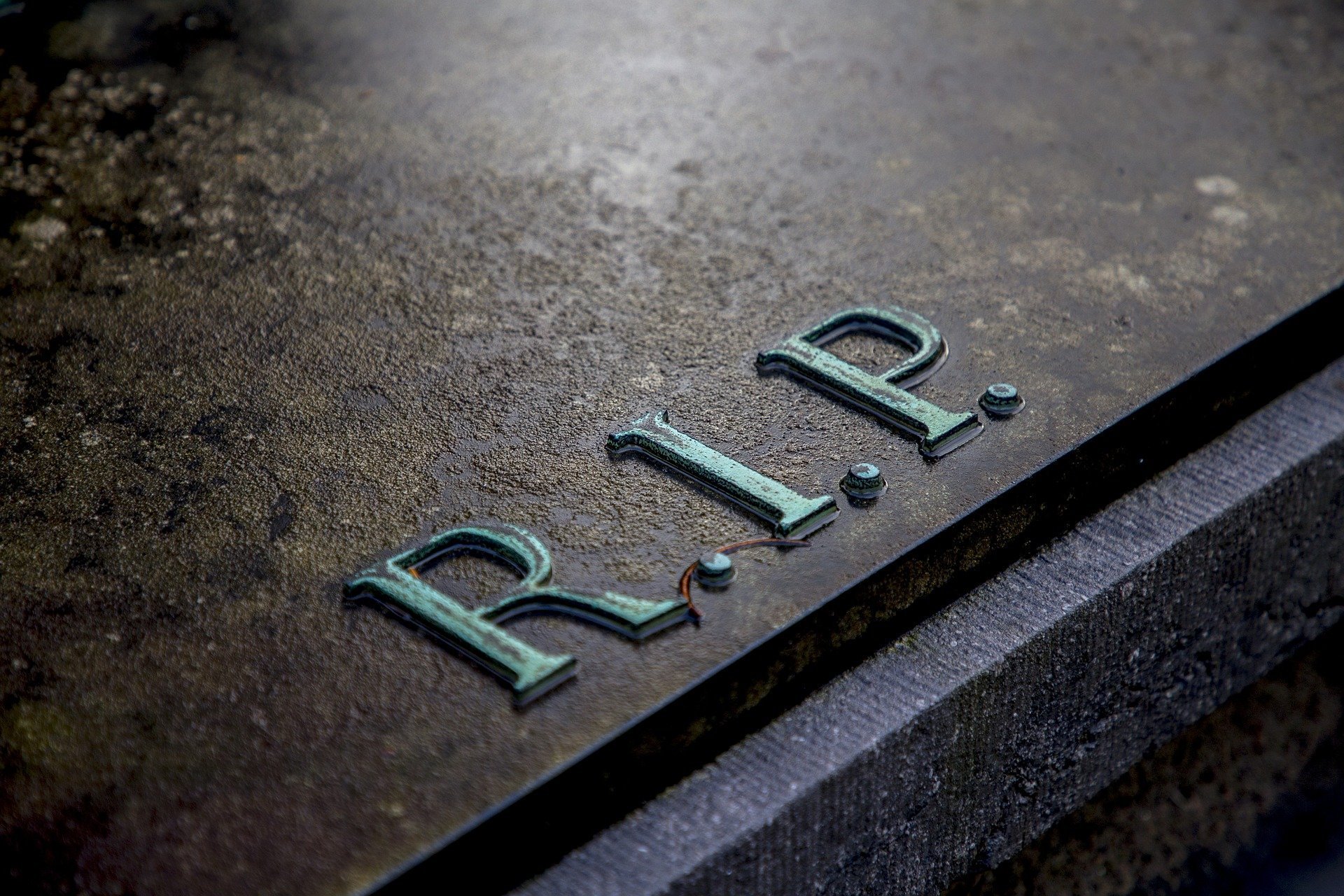 What are the Benefits of Settling Versus Going to Trial in a California Wrongful Death Claim?